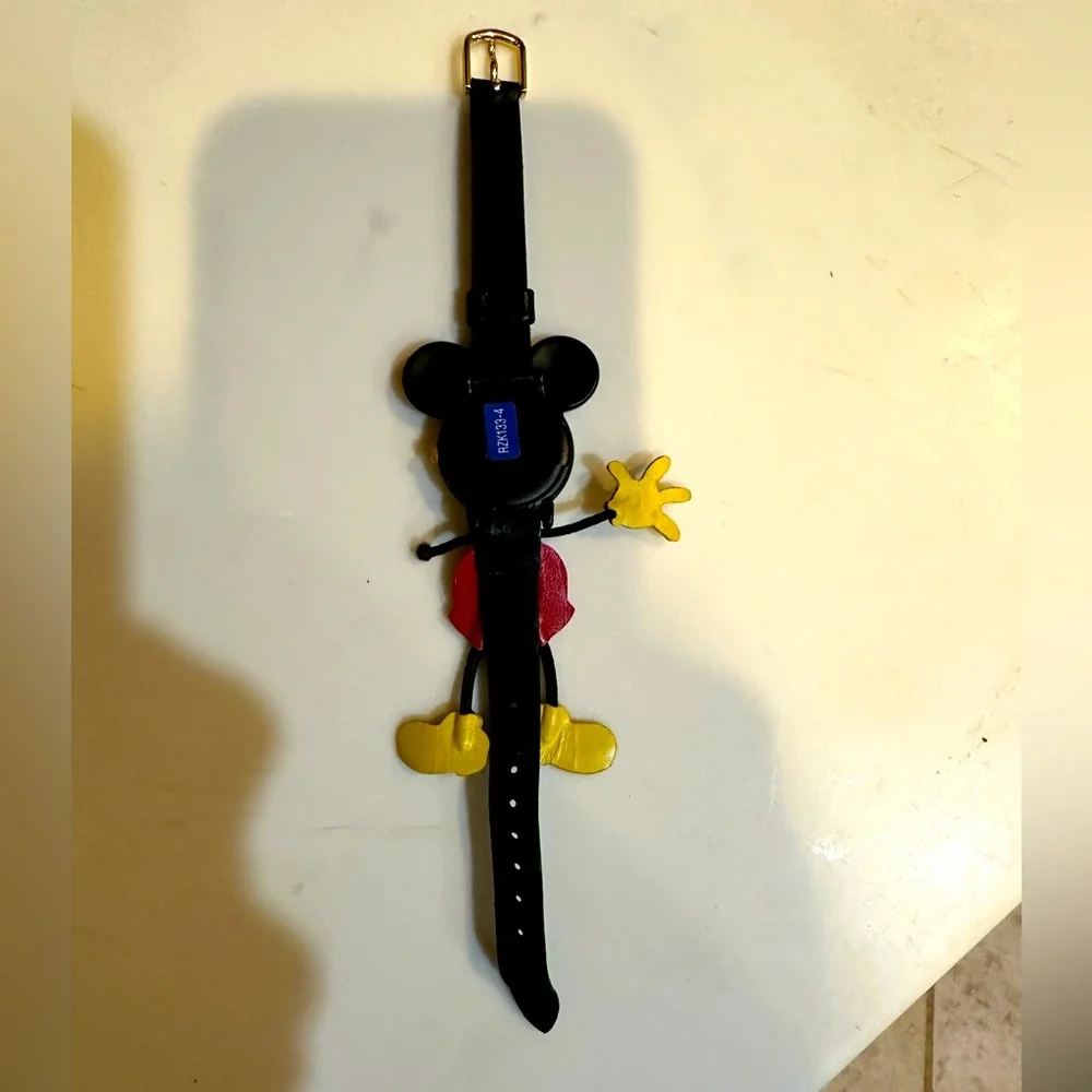 VTG 80’s LORUS RZK133-4 MICKEY MOUSE FULL BODY FLAWED WATCH DISNEY MISSING GLOVE